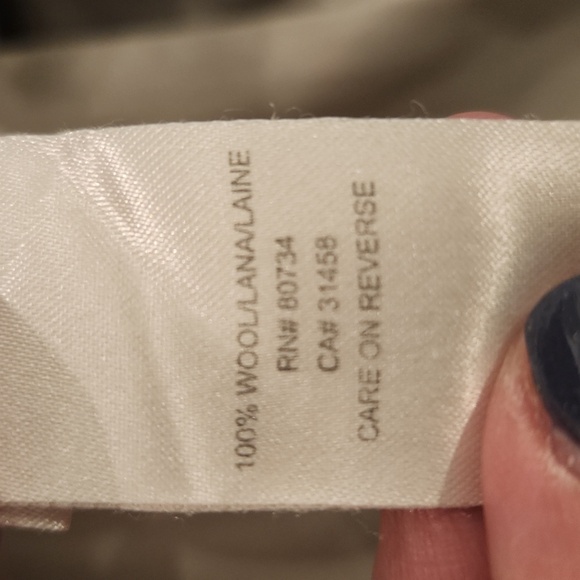 BCBGMaxAzria Gray Knee-Length Pencil Skirt Size 2! - Picture 2 of 10